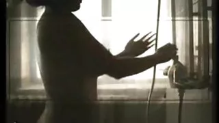 გოგონა გავრცელდა მისი buns და ნება თავად უნდა fucked
