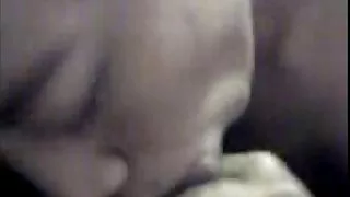 გოგონა სამზარეულო მისცა doggy style რეალტორი ყლე და შთანთქა მისი თესლი