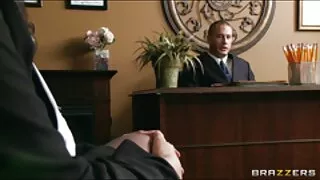 Skinn bionda ქერა აუზი მქონე fun მეგობრის