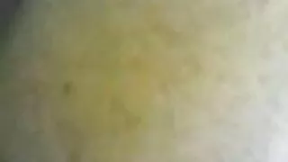 კაცი საწოლში impales მეგობრის pussy on phallus