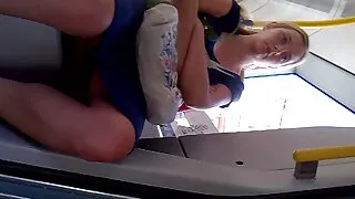 კაცი ხემიანი ქერა სხეული და fucked მისი თმები ზოლი